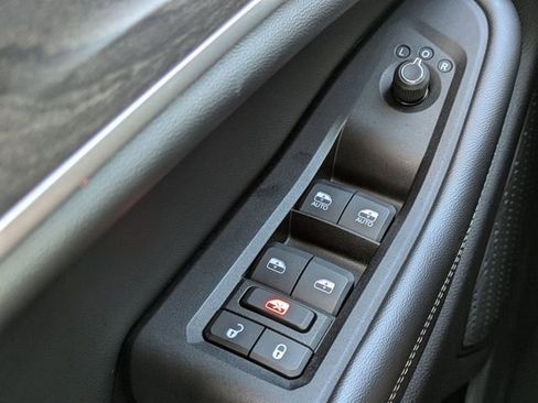 Used 2023 Jeep Grand Cherokee Limited w/ Black Appearance Package image 28