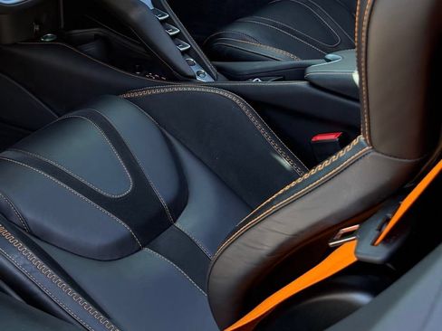 Used 2024 McLaren 750S Spider RWD image 28