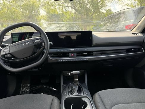 Used 2025 Kia K4 FWD image 17