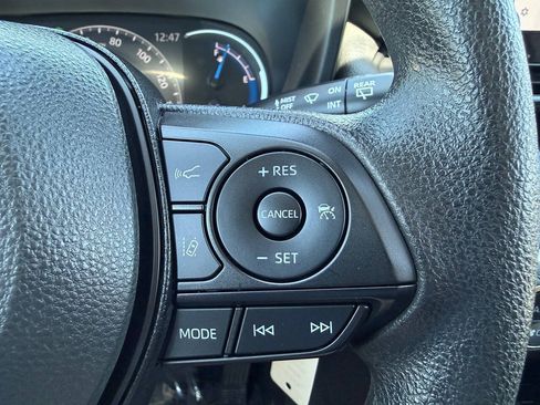 Used 2025 Toyota RAV4 LE AWD/4WD image 33