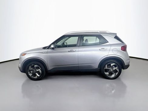 Used 2025 Hyundai Venue SEL FWD image 6