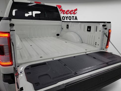 Used 2023 Ford F150 Lariat w/ Equipment Group 502A High image 7