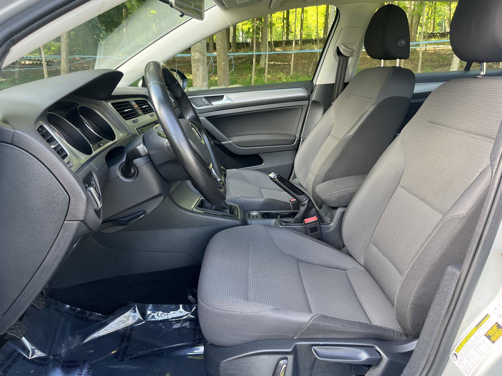 Used 2016 Volkswagen Golf S FWD image 7