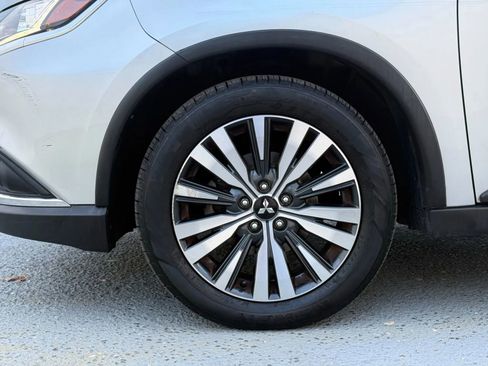 Used 2020 Mitsubishi Outlander SE image 33