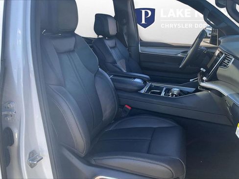 New 2026 Jeep Grand Wagoneer Limited AWD/4WD image 25
