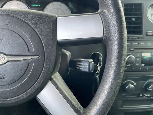 Used 2008 Chrysler 300 LX RWD image 15
