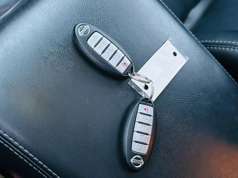 Used 2014 Nissan Pathfinder SL w/ SL Premium Package image 30