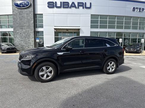 Used 2023 Kia Sorento LX image 5