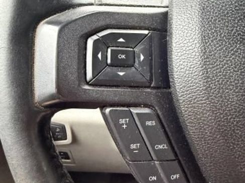 Used 2018 Ford F150 XLT w/ Equipment Group 302A Luxury AWD/4WD image 12