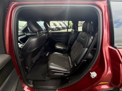 Used 2023 Jeep Grand Cherokee L Altitude image 16