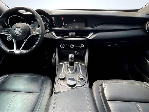 Used 2018 Alfa Romeo Stelvio AWD image 16