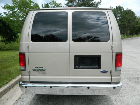Used 2008 Ford E-350 and Econoline 350 XLT RWD image 8