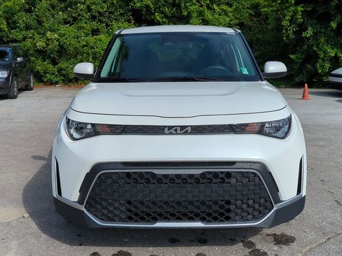 Used 2025 Kia Soul LX w/ LX Technology Package FWD image 9