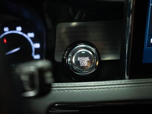 Used 2022 Lincoln Corsair FWD w/ Premium Package image 24