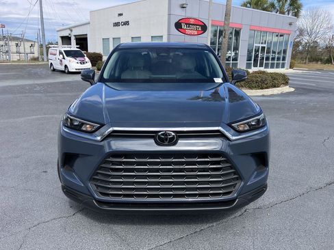 Used 2025 Toyota Grand Highlander FWD image 8