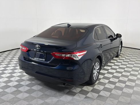 Used 2019 Toyota Camry FWD image 5
