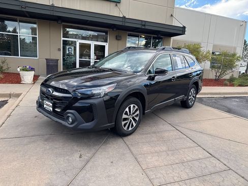 Used 2023 Subaru Outback Premium AWD/4WD image 2