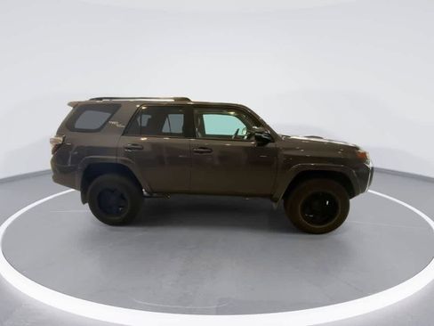 Certified 2023 Toyota 4Runner TRD Off-Road Premium w/ Moonroof Package AWD/4WD image 9