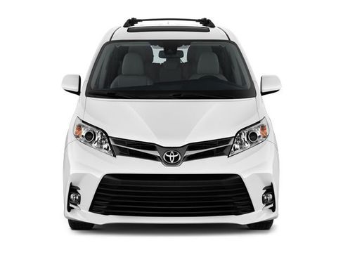 Used 2023 Toyota Sienna XLE image 5