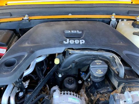 Used 2020 Jeep Wrangler Unlimited Sport S AWD/4WD image 32