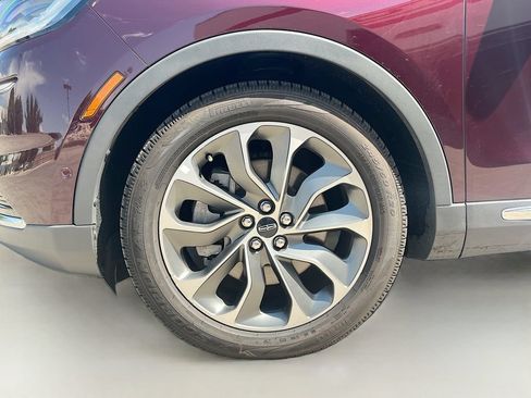 Used 2023 Lincoln Nautilus Reserve AWD/4WD image 32