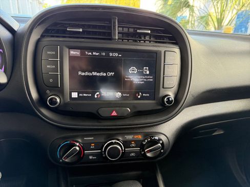 Used 2025 Kia Soul LX w/ LX Technology Package image 17