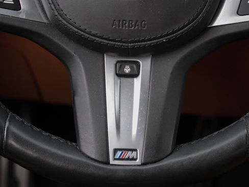 Used 2020 BMW M550i xDrive w/ Dynamic Handling Package AWD/4WD image 20