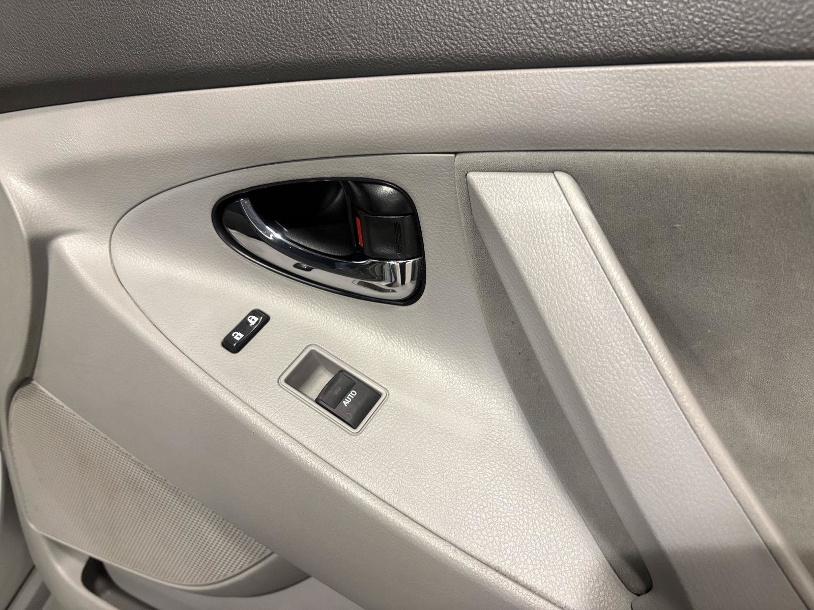 Used 2011 Toyota Camry LE FWD image 50