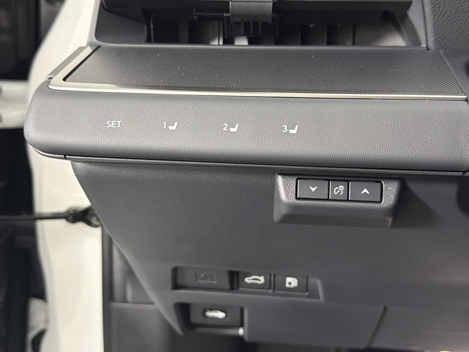 New 2026 Lexus ES 350h w/ Accessory Package (Z2) FWD image 28