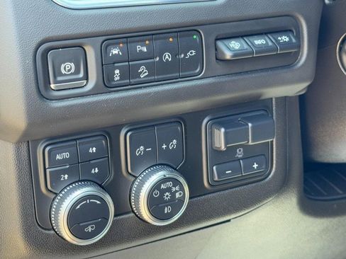 Used 2021 GMC Yukon AT4 w/ AT4 Premium Plus Package image 19