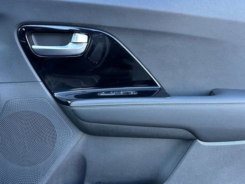 Used 2022 Kia Niro EX image 20