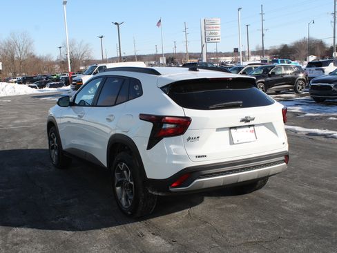 New 2026 Chevrolet Trax LT w/ Driver Confidence Package image 5