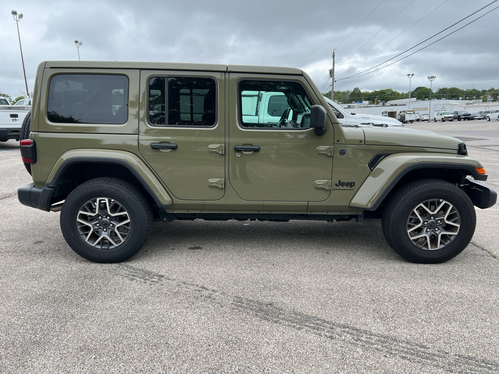Used 2026 Jeep Wrangler Unlimited Sahara AWD/4WD image 2