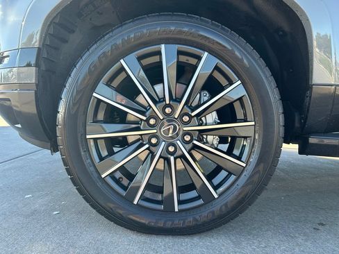 Used 2024 Lexus GX 550 w/ Cold Area Package AWD/4WD image 34