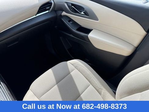 Used 2023 Chevrolet Traverse LS image 15