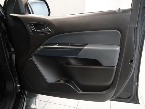 Used 2016 Chevrolet Colorado Z71 AWD/4WD image 31