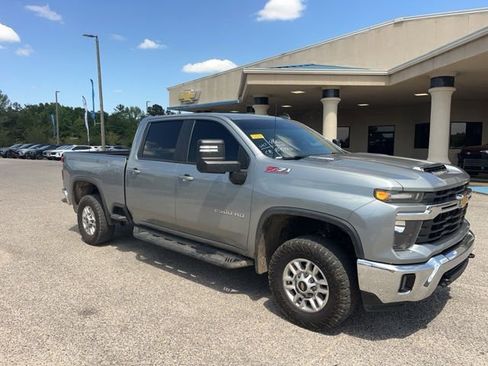 Used 2024 Chevrolet Silverado 2500 LT w/ Convenience Package image 20