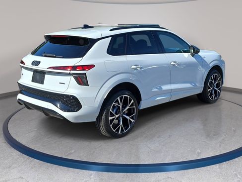 New 2026 Audi Q3 quattro 2.0T AWD/4WD image 5