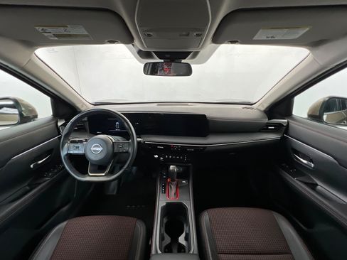 Used 2025 Nissan Kicks SR FWD image 10