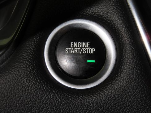 Used 2023 Chevrolet Traverse Premier AWD/4WD image 3