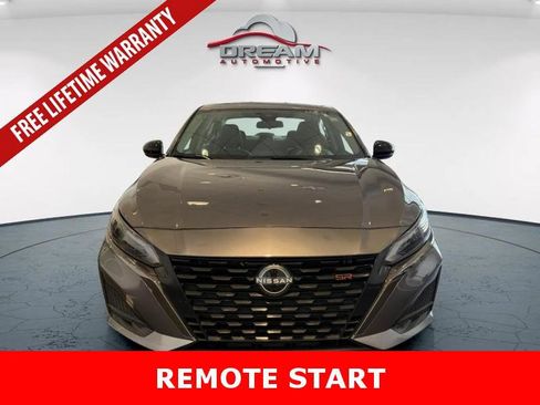 Used 2024 Nissan Altima 2.5 SR FWD image 3
