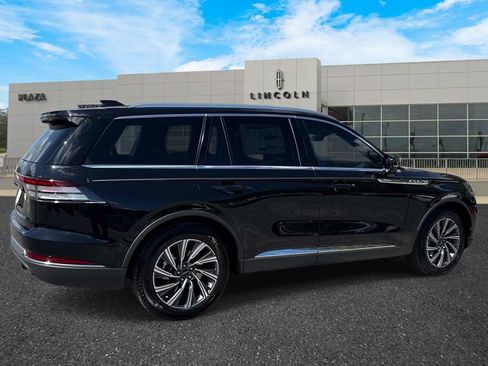 New 2026 Lincoln Aviator 2WD image 3