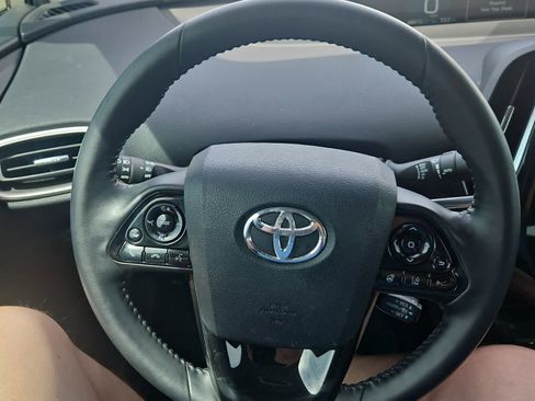 Used 2021 Toyota Prius Prime Limited w/ Carpet Mat Package (TMS) image 14