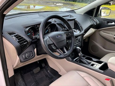 Used 2018 Ford Escape Titanium w/ Ford Safe & Smart Package image 19