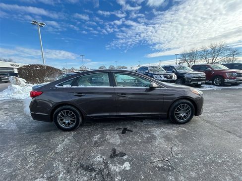 Used 2017 Hyundai Sonata SE image 9