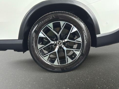 Used 2025 Mercedes-Benz GLC 350e 4MATIC image 13