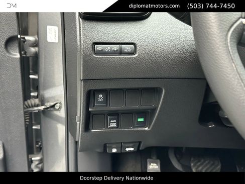 Used 2018 Nissan Rogue Sport SV image 32