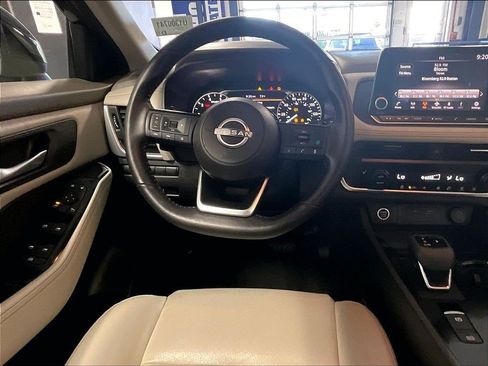 Certified 2023 Nissan Rogue SV w/ SV Premium B Package AWD/4WD image 17