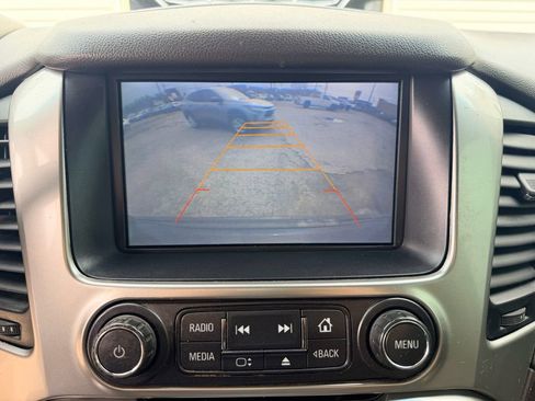 Used 2015 Chevrolet Suburban LT image 22