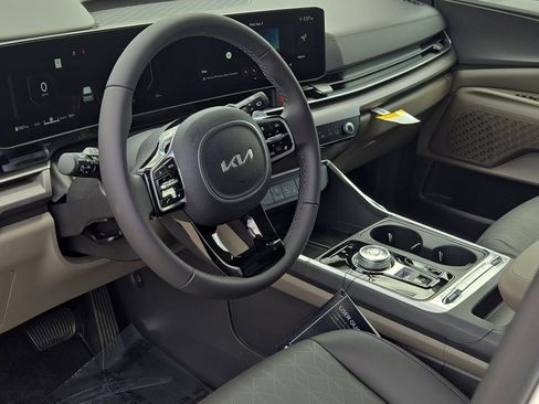 New 2026 Kia Carnival SX image 17